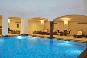 Hilton Alexandria King's Ranch Hotel内部或周边的泳池