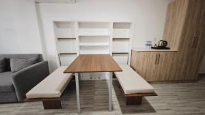 Кухня или мини-кухня в Aremsis Holiday Resort
