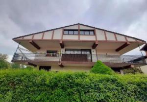 Φωτογραφία από το άλμπουμ του 3-Bed Artist Chalet near San Sebastian Sleeps 6 σε Arruazu