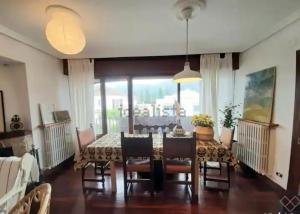 Φωτογραφία από το άλμπουμ του 3-Bed Artist Chalet near San Sebastian Sleeps 6 σε Arruazu +24 φωτογραφίες