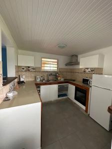 Kuchyň nebo kuchyňský kout v ubytování Bas de villa Ciel Azur