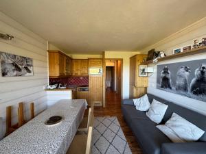 Posezení v ubytování Appartement rénové, proche station, balcon, animaux admis - FR-1-181-2062