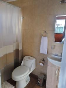 Koupelna v ubytování HOTEL MELLATTI + 37 fotografií