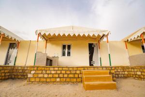 البناء الذي يحتوي المنتجعات