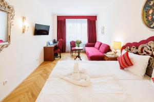 Katil atau katil-katil dalam bilik di Hotel Royal