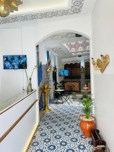TV a/nebo společenská místnost v ubytování Dar LAGHRIB + 37 fotografií