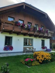 A garden outside Haus Heimatblick