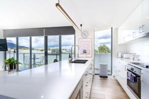 Gallery image of Modern Apt with Pool, Gym and BBQ Access - Hosted by Canstay in Canberra