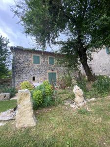 Vonkajšia záhrada v ubytovaní La Pause noble val