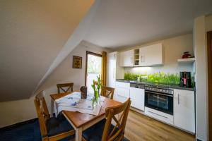 A kitchen or kitchenette at Olde Toornblick