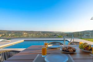 Φωτογραφία από το άλμπουμ του Aggel's Infinity View Villa - private pool σε Káto Episkopí