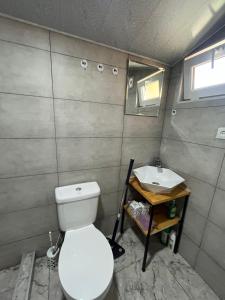 Ванная комната в Marisi Cottage - კოტეჯი მარისი