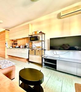 Postel nebo postele na pokoji v ubytování Lovely 1BD Apartment in a Luxury Resort in Sozopol by Flat Mаnаger