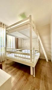 Postel nebo postele na pokoji v ubytování Lovely 1BD Apartment in a Luxury Resort in Sozopol by Flat Mаnаger