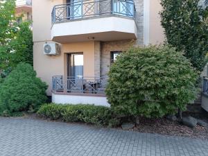 Το κτήριο όπου στεγάζεται  το διαμέρισμα