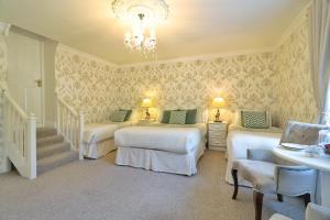 Llit o llits en una habitació de Meadowside B&B