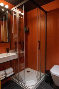Koupelna v ubytování Basic Braga by Axis + 37 fotografií