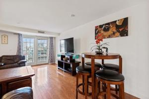 Posezení v ubytování Premier Ocean-Side 2BR at Grand Victorian