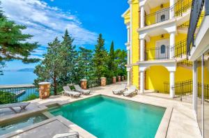 Swimmingpoolen hos eller tæt på Palace Paulina 1B