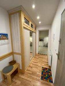 Kuchyňa alebo kuchynka v ubytovaní Apartament Pogodny