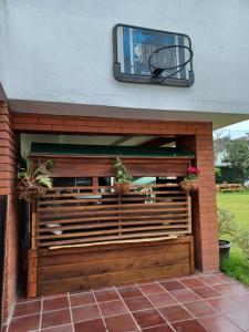 Večerní zábavní program pro hosty v ubytování Hostal Mochiliers Bed and Breakfast