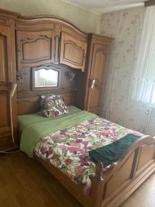Postel nebo postele na pokoji v ubytování Superbe maison 3 chambres 1 étage et sous-sol, avec jardin et terrasse