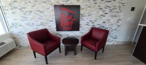 Red Roof Inn Byron的休息区