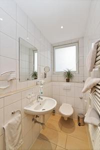 Koupelna v ubytování Hotel Haus Kleimann-Reuer