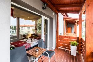 Balkón nebo terasa v ubytování Hotel Apartments Benešova 6