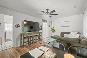 Et tv og/eller underholdning på Bear Creek Cottage