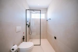 Ванна кімната в TRIBUTE Hotel