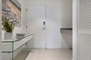 Fotografie z fotogalerie ubytování La Central- CityPlace Doral and across from a Park v Miami