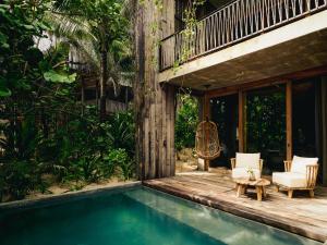 Bazén v ubytování Be Tulum Beach & Spa Resort nebo v jeho okolí