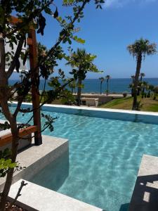 สระว่ายน้ำที่อยู่ใกล้ ๆ หรือใน Monika Playa Macenas Mojacar