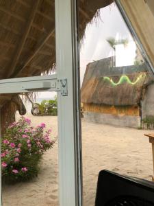 Foto dalla galleria di Tiny Beach Hut - Faith Bay Huts 3 a Camiing
