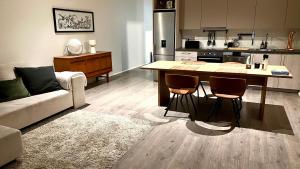 Köök või kööginurk majutusasutuses Modern Luxury Apartment Downtown