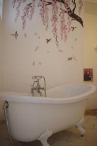 Gallery image of Elégance Périgourdine and SPA in Sainte-Sabine