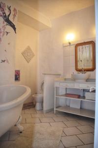 Gallery image of Elégance Périgourdine and SPA in Sainte-Sabine