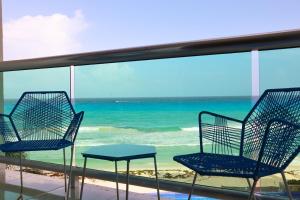 Снимка в галерията на Oceanview apt, 1 min walk to Coco Bongo в Канкун