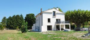 Το κτήριο όπου στεγάζεται  η παραθεριστική κατοικία