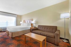 Postel nebo postele na pokoji v ubytování Best Western Plus Waco North
