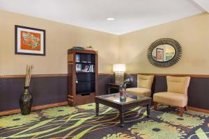 Posezení v ubytování Best Western Plus Waco North