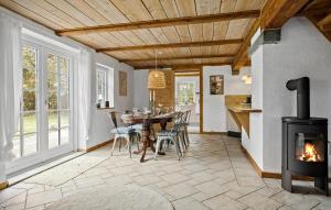 Gambar di galeri bagi 4 Bedroom Cozy Home In Vestervig di Vestervig