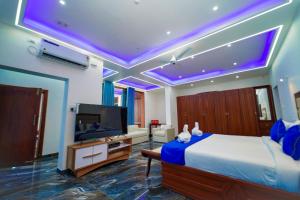 TV a/nebo společenská místnost v ubytování Skylar Seaview Beach Resort & Ayurveda Varkala