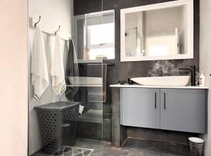 Ένα μπάνιο στο Stylish Coastal Retreat in Paternoster +12 φωτογραφίες