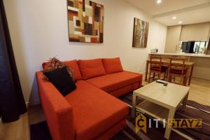 Posezení v ubytování Ruby Red, 1Bd 1Bth Apt - Woden CBD