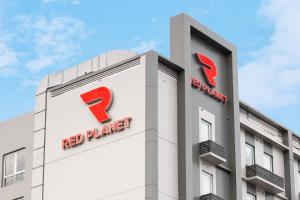 Sertifikat, nagrada, logo ili drugi dokument prikazan u objektu Red Planet Davao