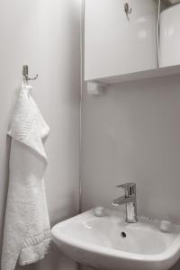 Koupelna v ubytování Smart Hotels + 20 fotografií