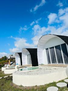Hồ bơi trong/gần Glamping & Natural Hot Spring