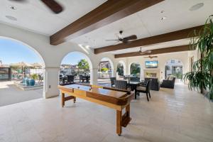 Χώρος καθιστικού στο Golfers Dream Home Pool and Spa at PGA West Signature Putting Green Course